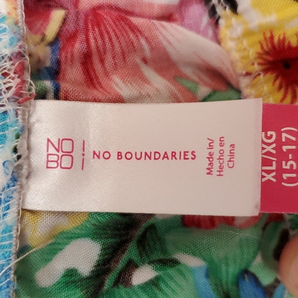 Cute floral shorts - Picture 3 of 5